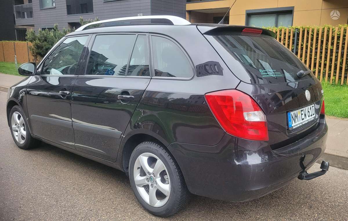 Skoda Fabia 2009 — rear view