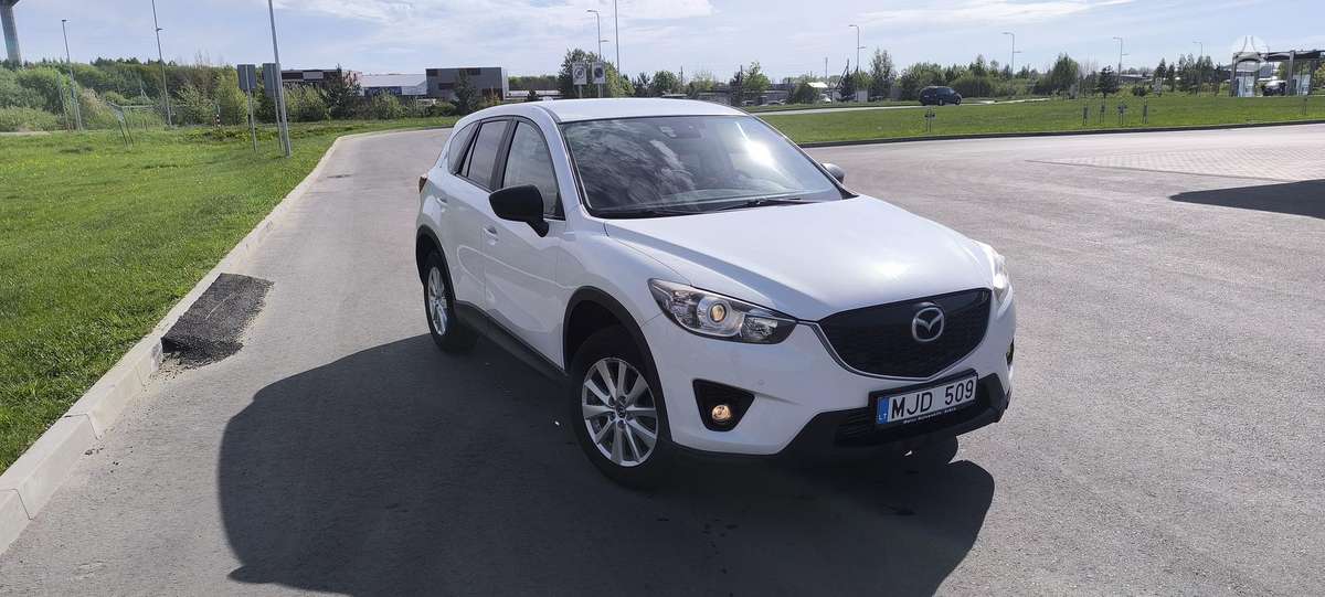 Mazda CX-5 2012 — rear view