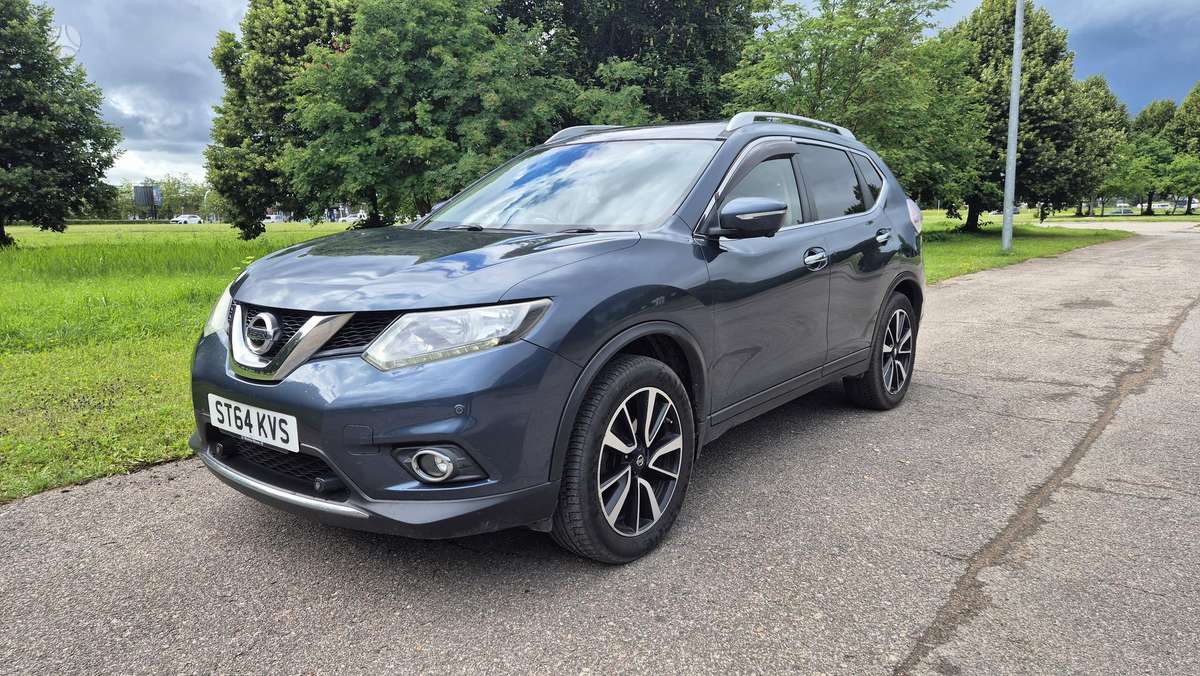 Nissan X-Trail 2014 — interior