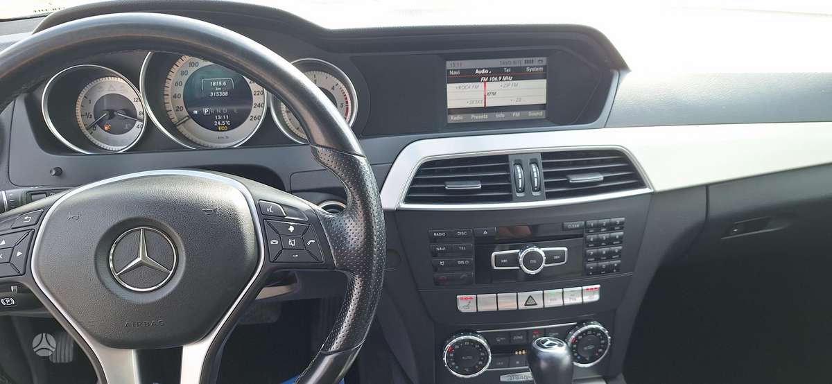 Mercedes-Benz C220 2012 — photo 12