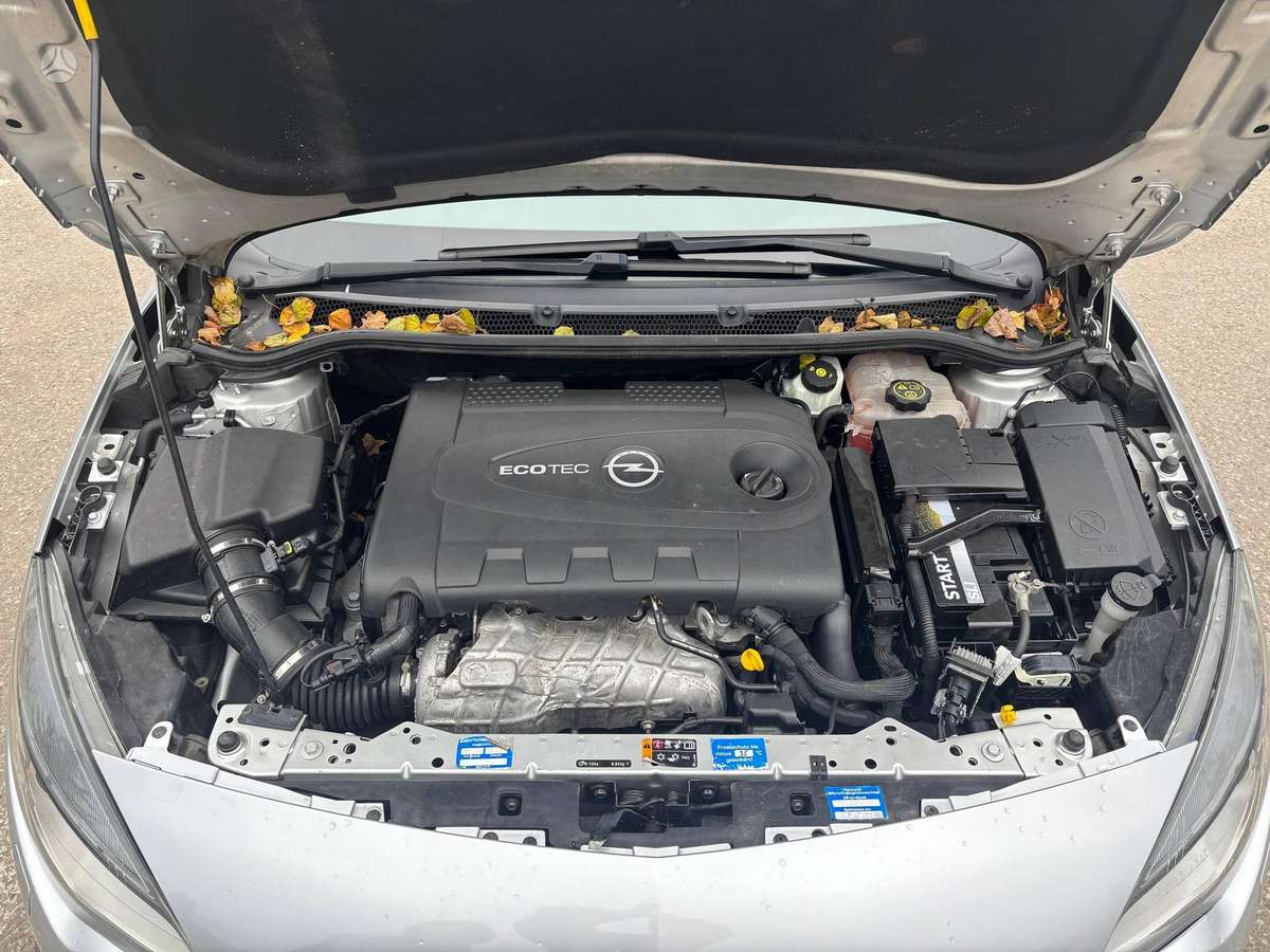 Opel Astra 2013 — photo 10