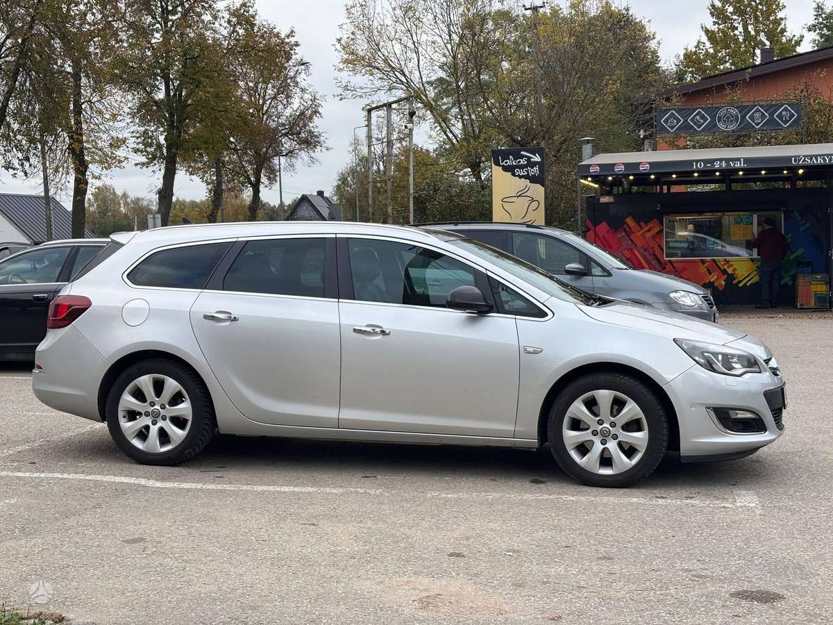 Opel Astra 2013 — photo 6