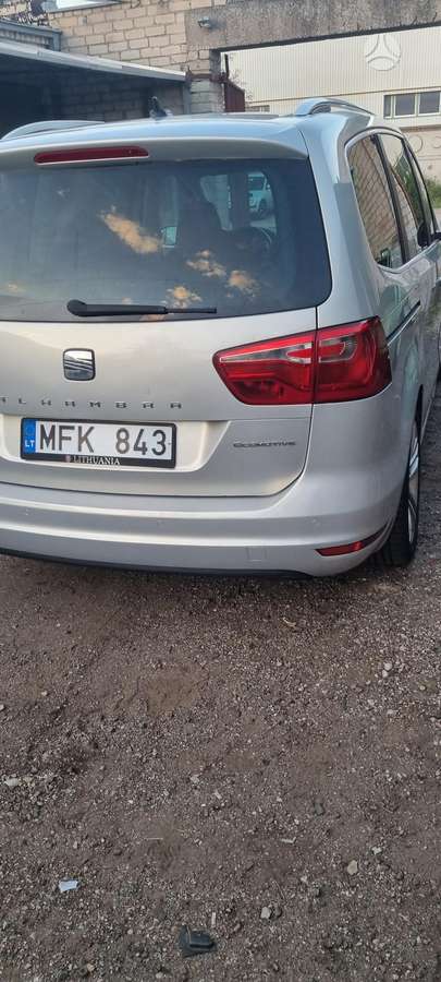 Seat Alhambra 2012 — photo 12