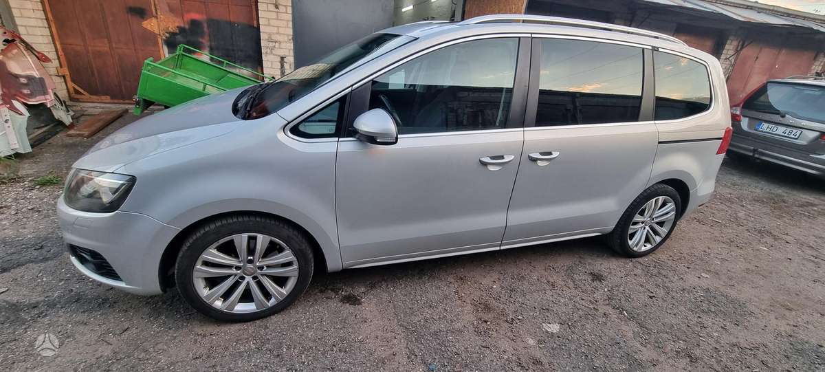 Seat Alhambra 2012 — photo 14