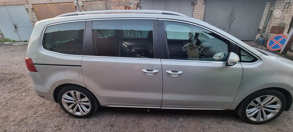 Seat Alhambra 2012 — photo 19