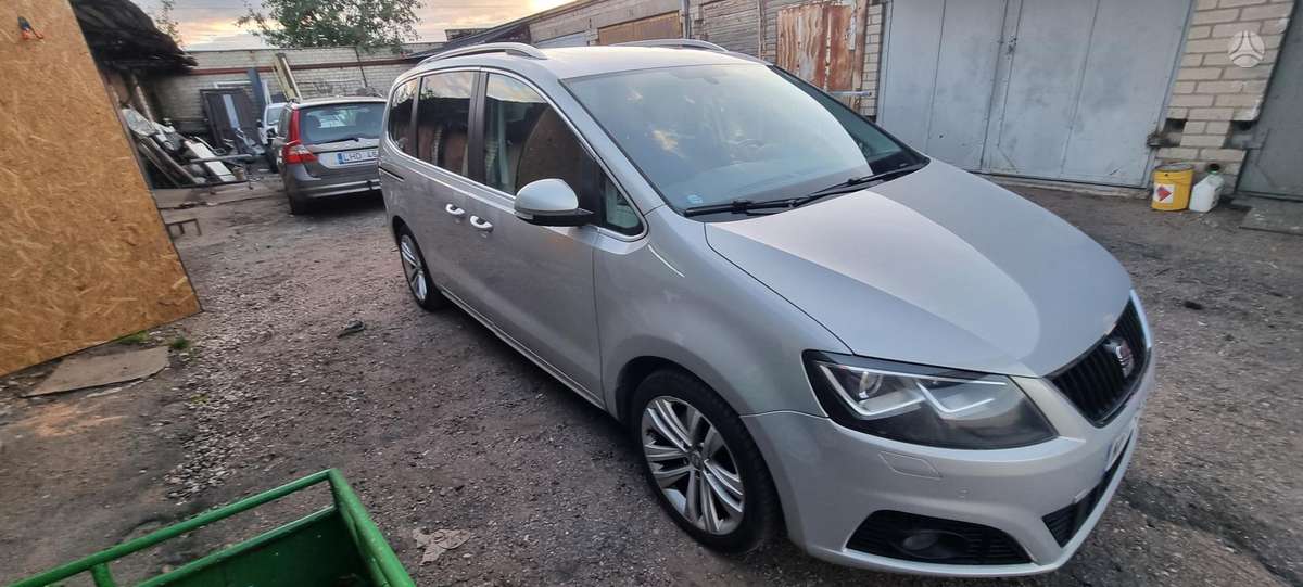Seat Alhambra 2012 — photo 6