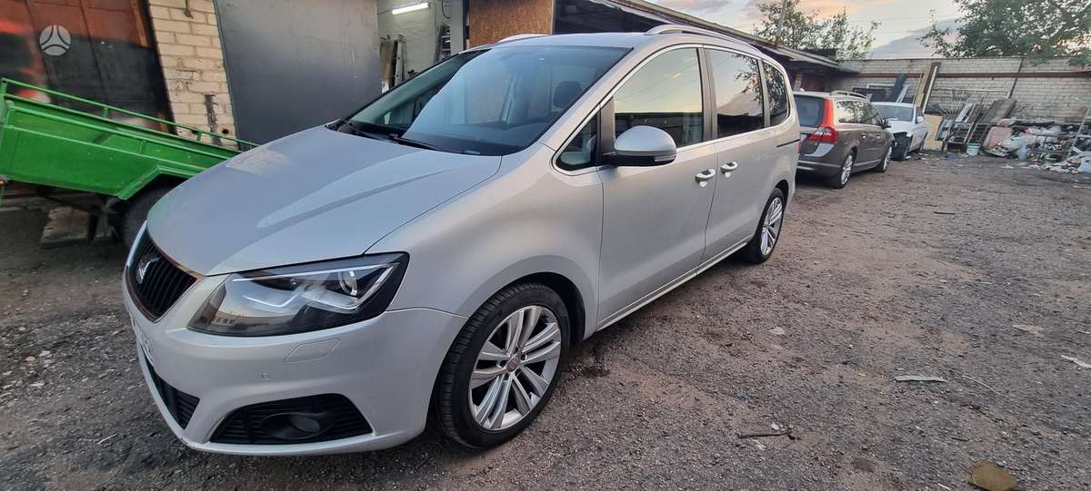 Seat Alhambra 2012 — photo 7