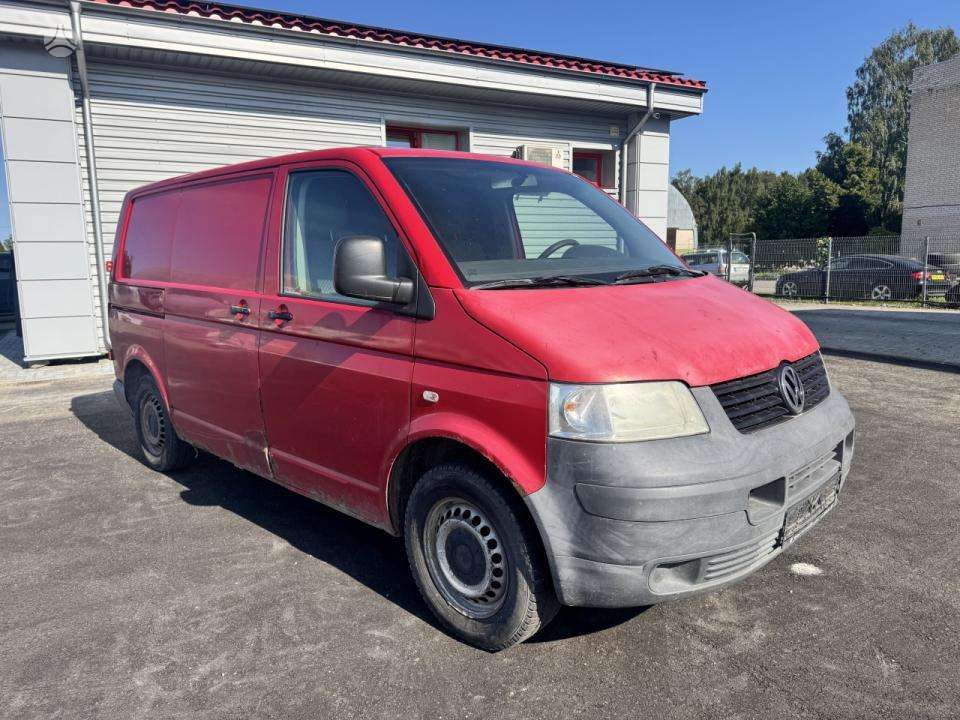Volkswagen Transporter 2008 — салон