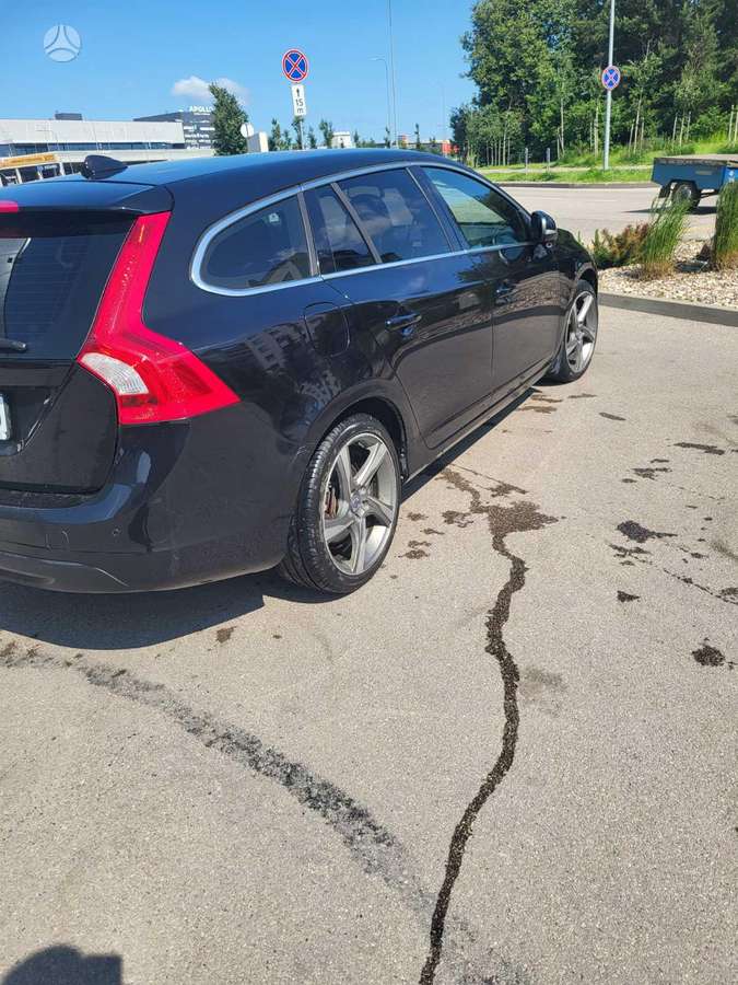 Volvo V60 2012 — салон