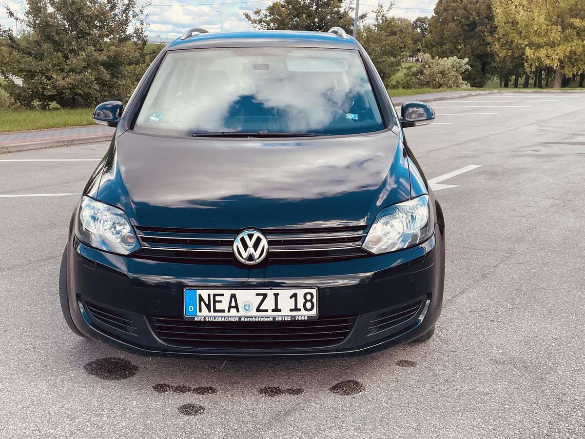Volkswagen Golf 2009 — interior