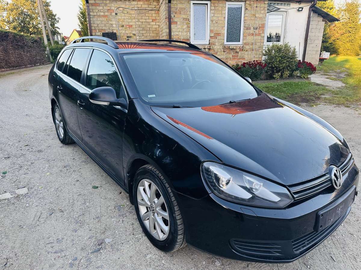 Volkswagen Golf 2012 — engine 1600 cm³, 105 HP (77kW)