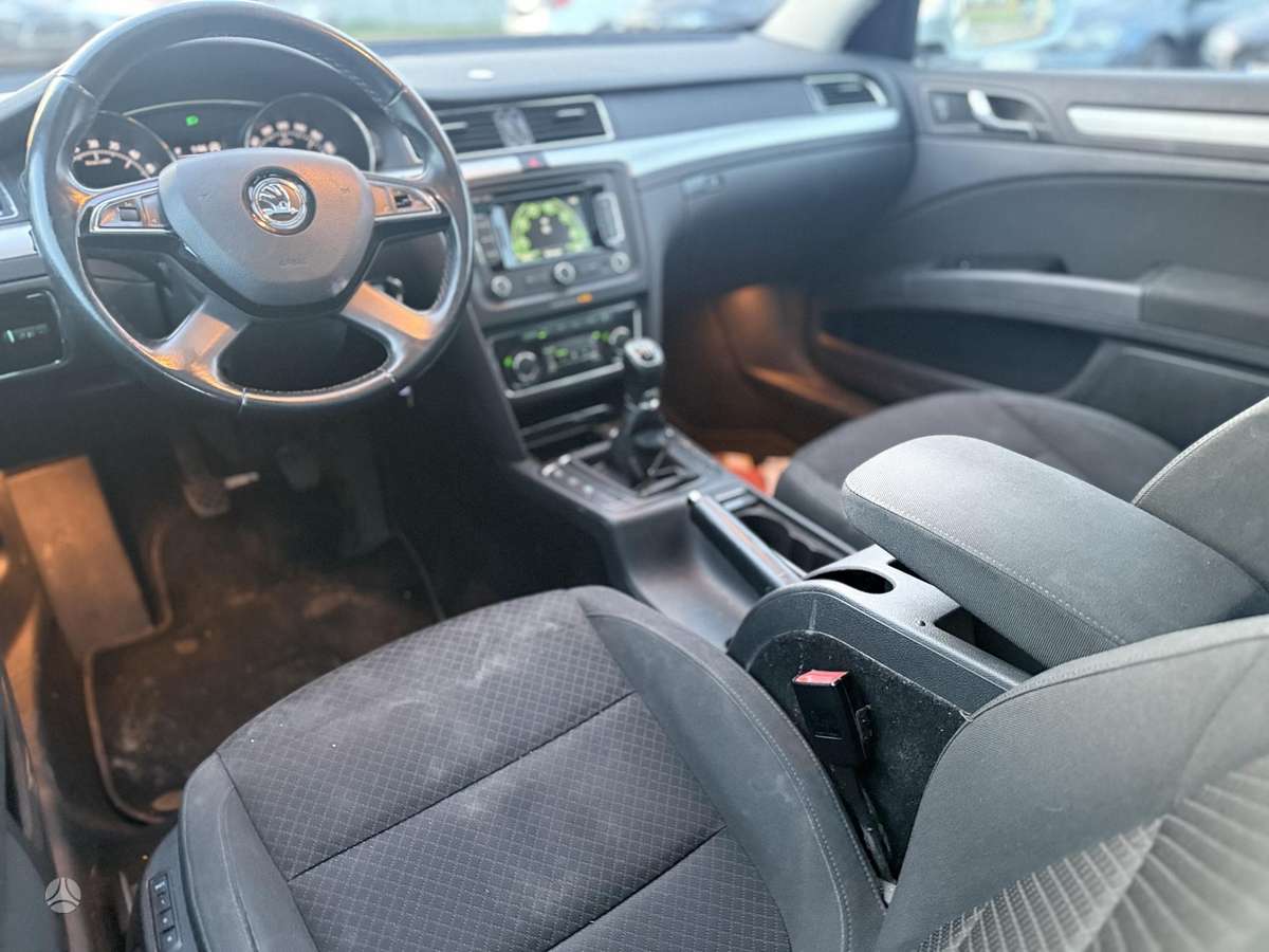 Skoda Superb 2015 — фото 9