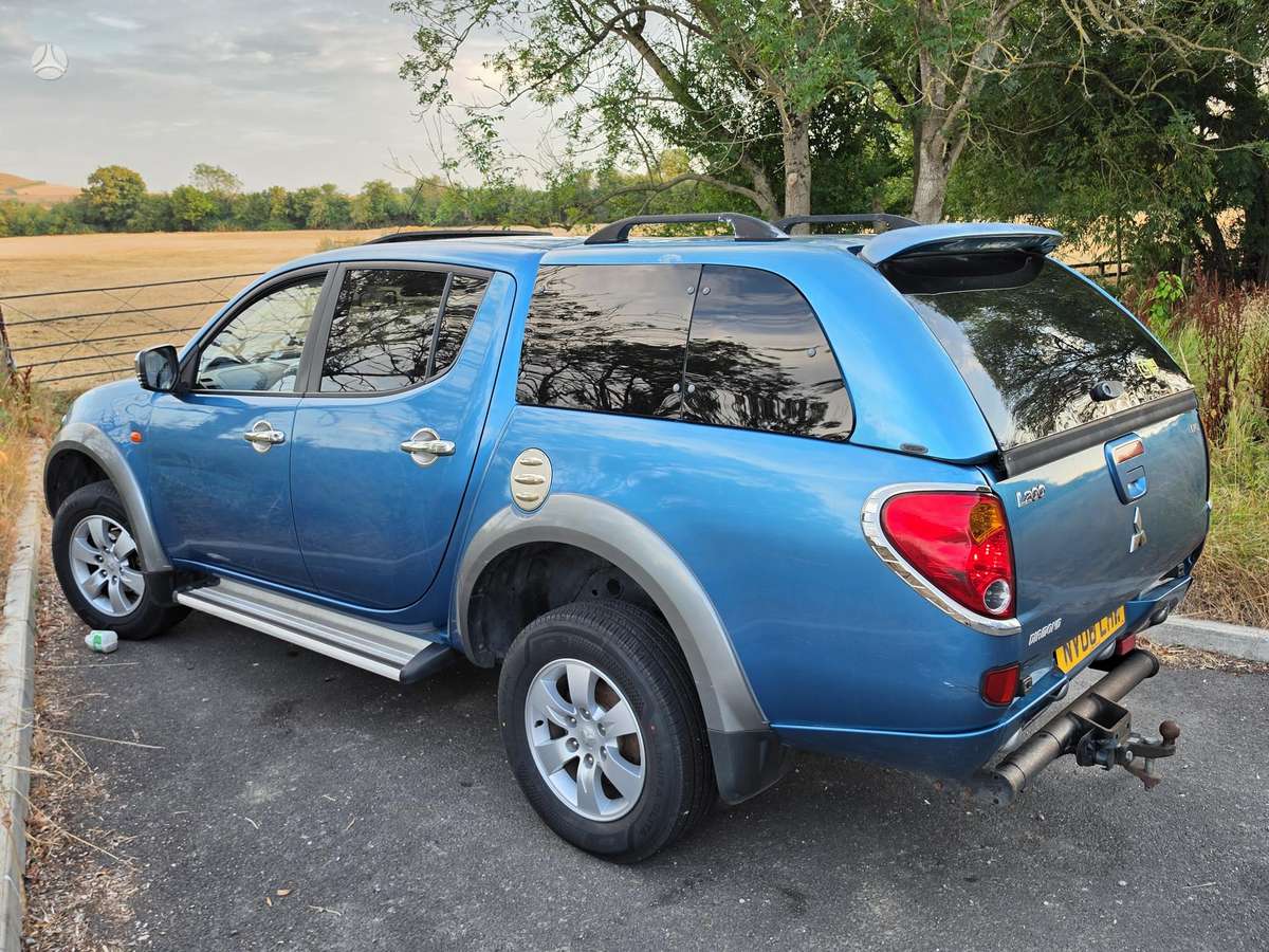 Mitsubishi L200 2008 — rear view