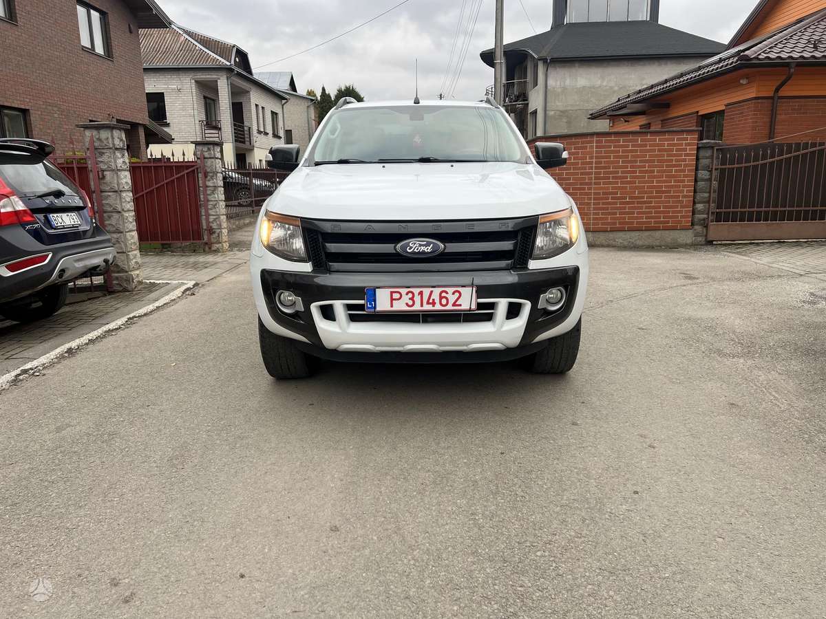 Ford Ranger 2014 — rear view