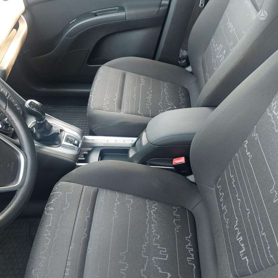 Opel Meriva 2011 — двигун 1364 cm³, 140 HP (103kW)