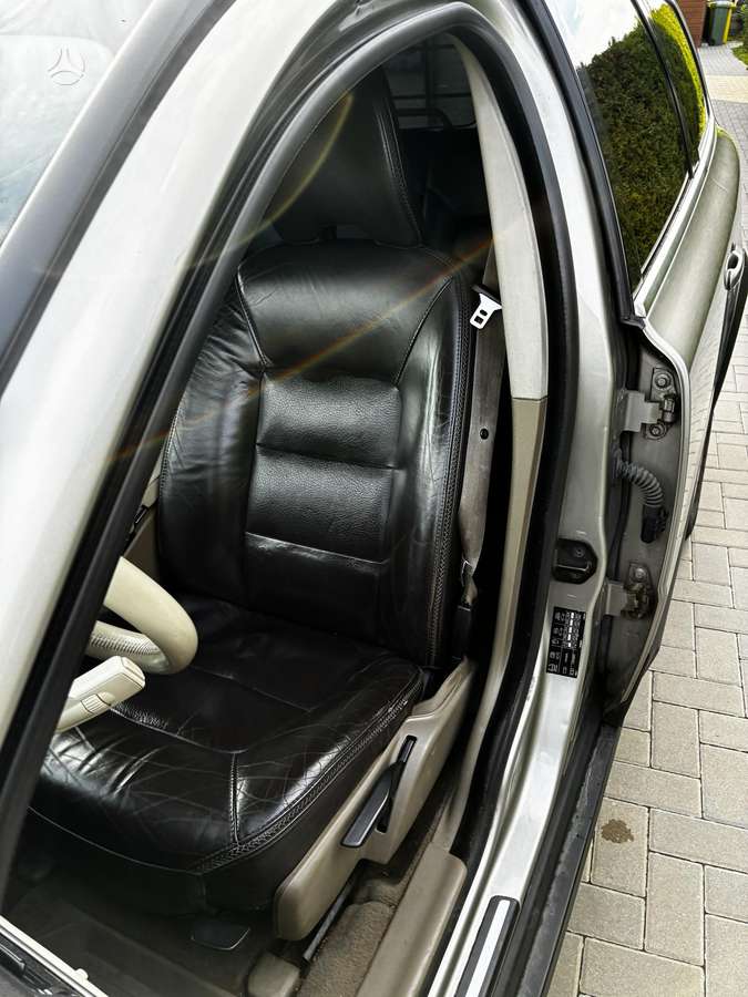 Volvo XC70 2012 — вигляд ззаду