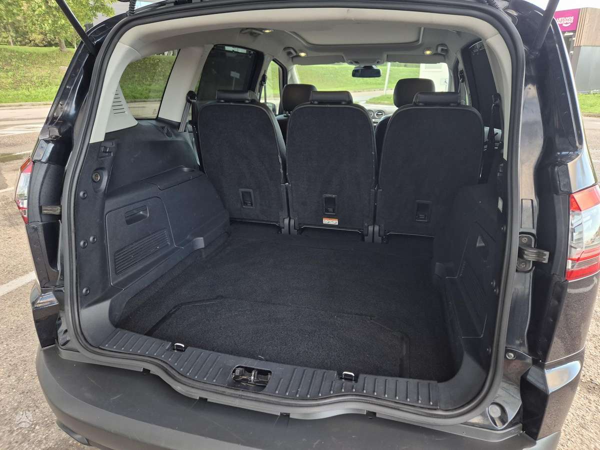 Ford S-MAX 2011 — photo 16