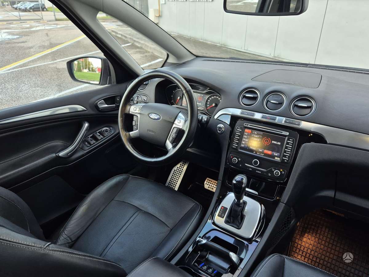Ford S-MAX 2011 — photo 22