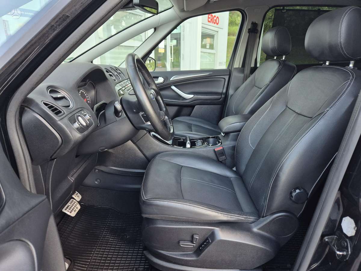 Ford S-MAX 2011 — interior