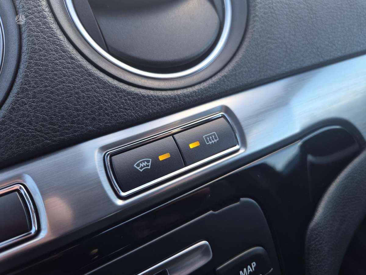 Ford S-MAX 2011 — photo 31