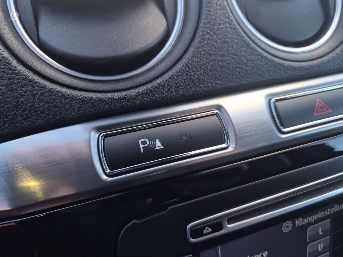 Ford S-MAX 2011 — photo 32