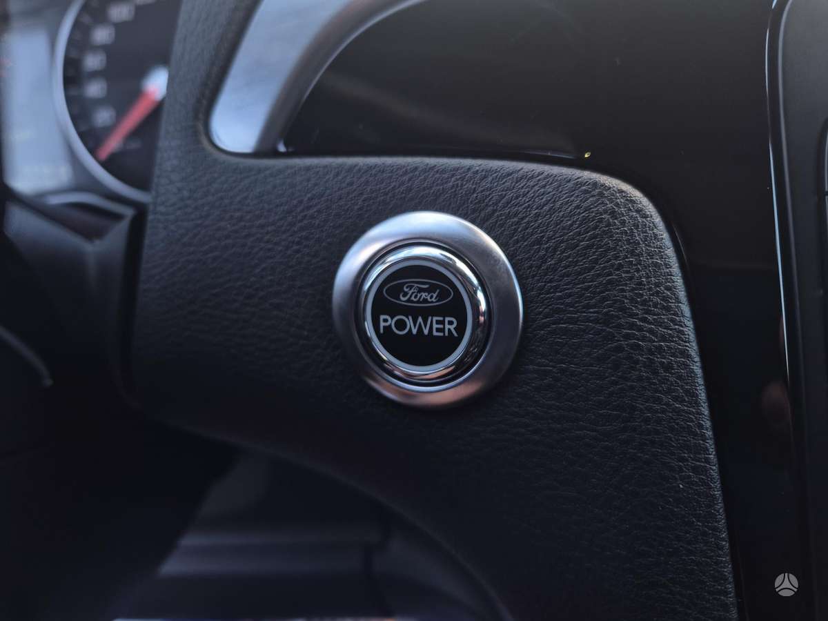 Ford S-MAX 2011 — photo 34