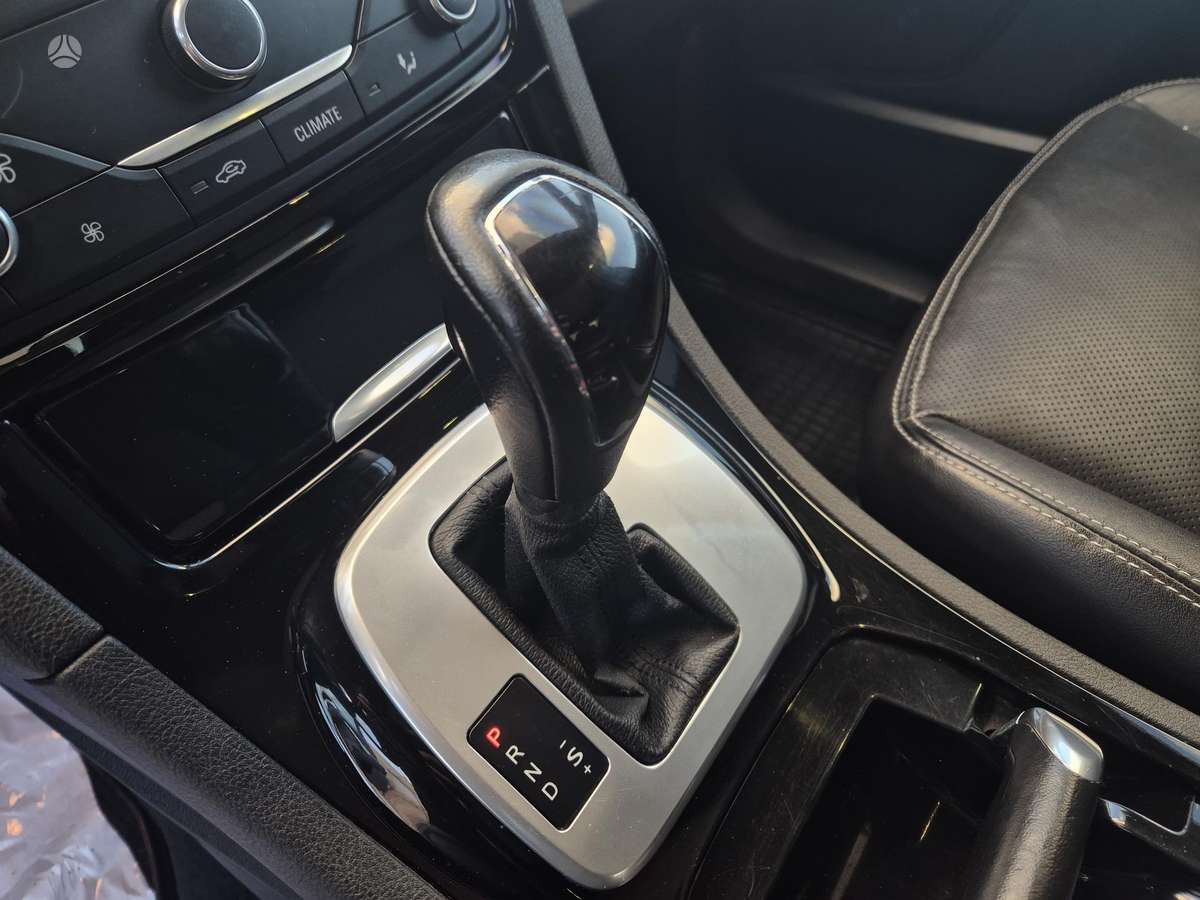 Ford S-MAX 2011 — photo 36