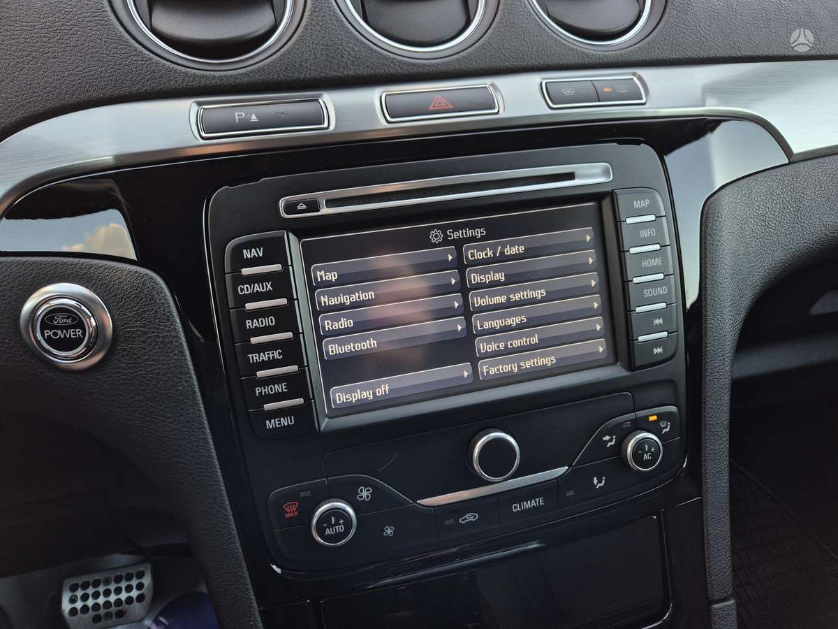 Ford S-MAX 2011 — photo 39
