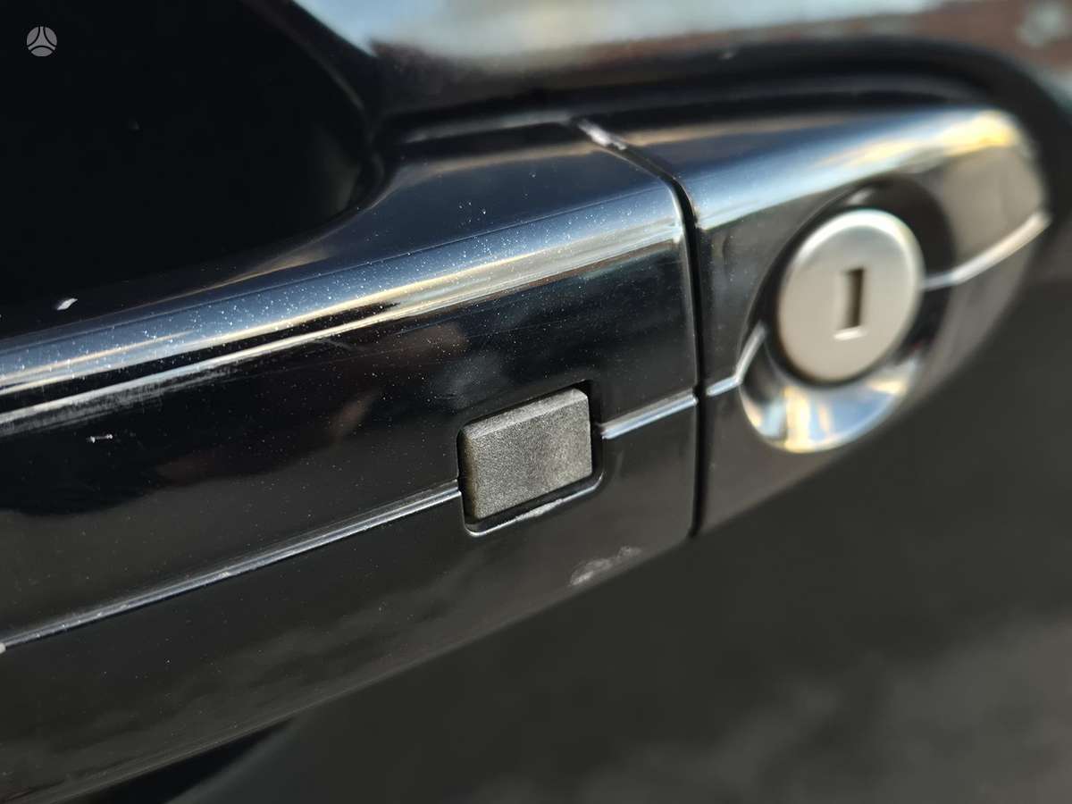 Ford S-MAX 2011 — photo 41
