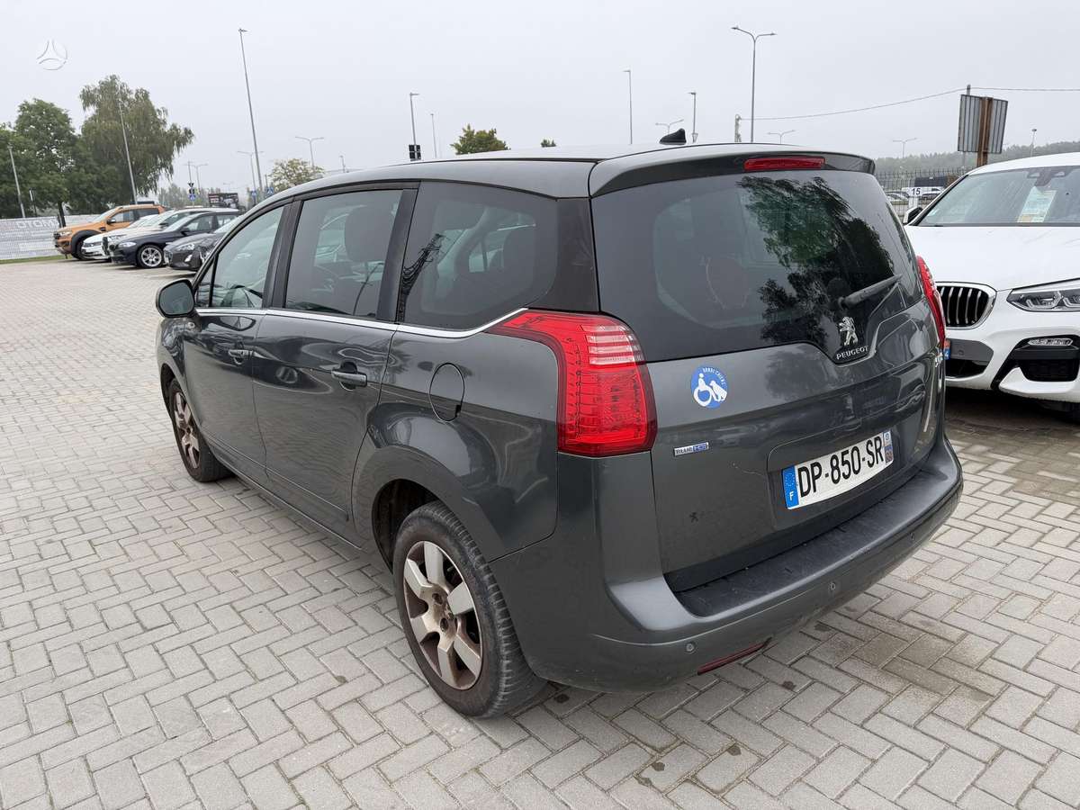 Peugeot 5008 2015 — engine 1560 cm³, 116 HP (85kW)