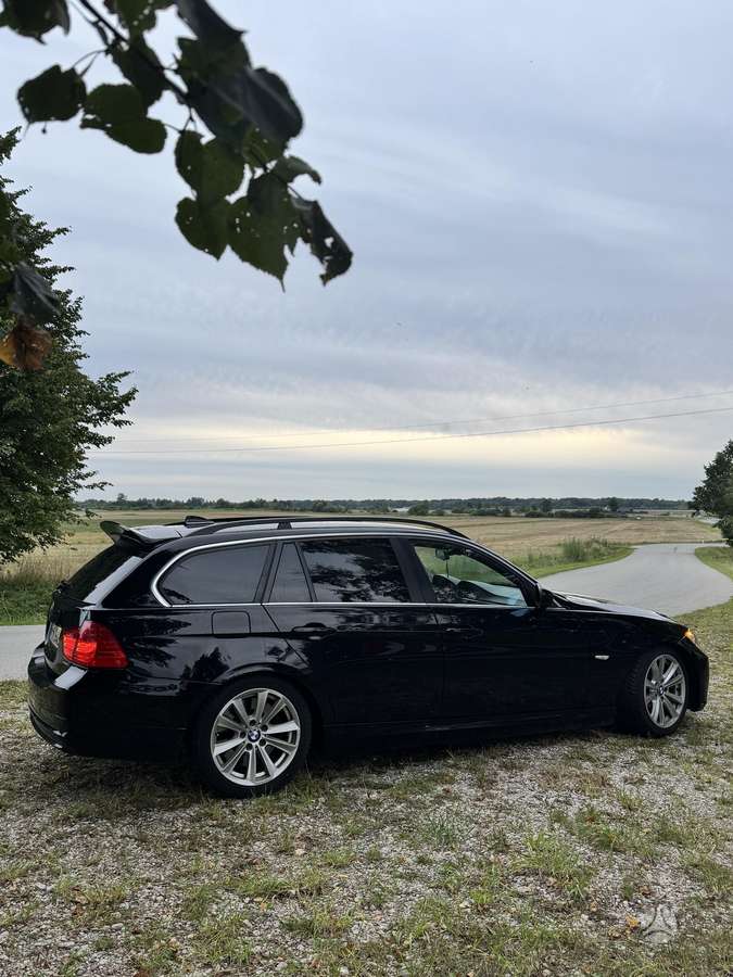 BMW 330 2010 — interior
