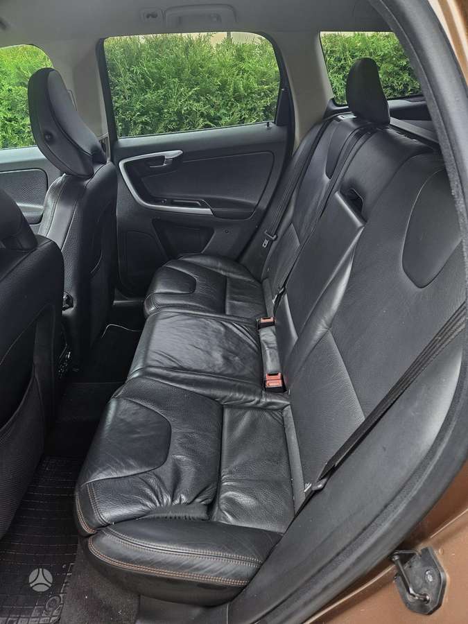 Volvo XC60 2009 — photo 10