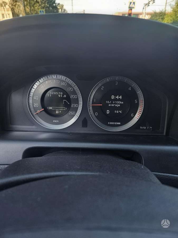 Volvo XC60 2009 — engine 2400 cm³, 163 HP (120kW)
