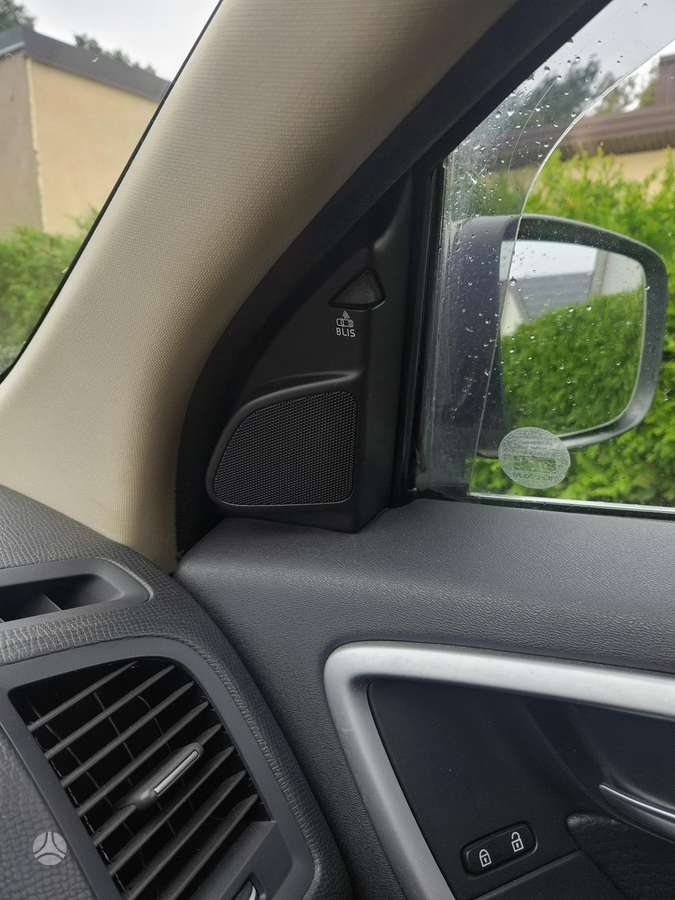 Volvo XC60 2009 — photo 5