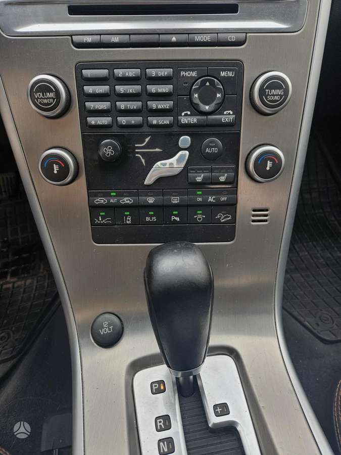 Volvo XC60 2009 — photo 6