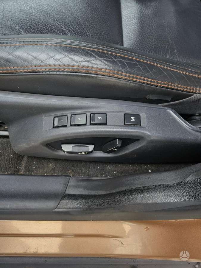 Volvo XC60 2009 — photo 8