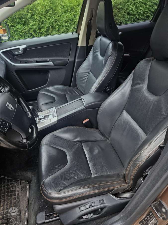 Volvo XC60 2009 — photo 9