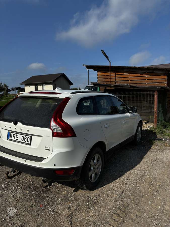 Volvo XC60 2009 — двигун 2400 cm³, 163 HP (120kW)