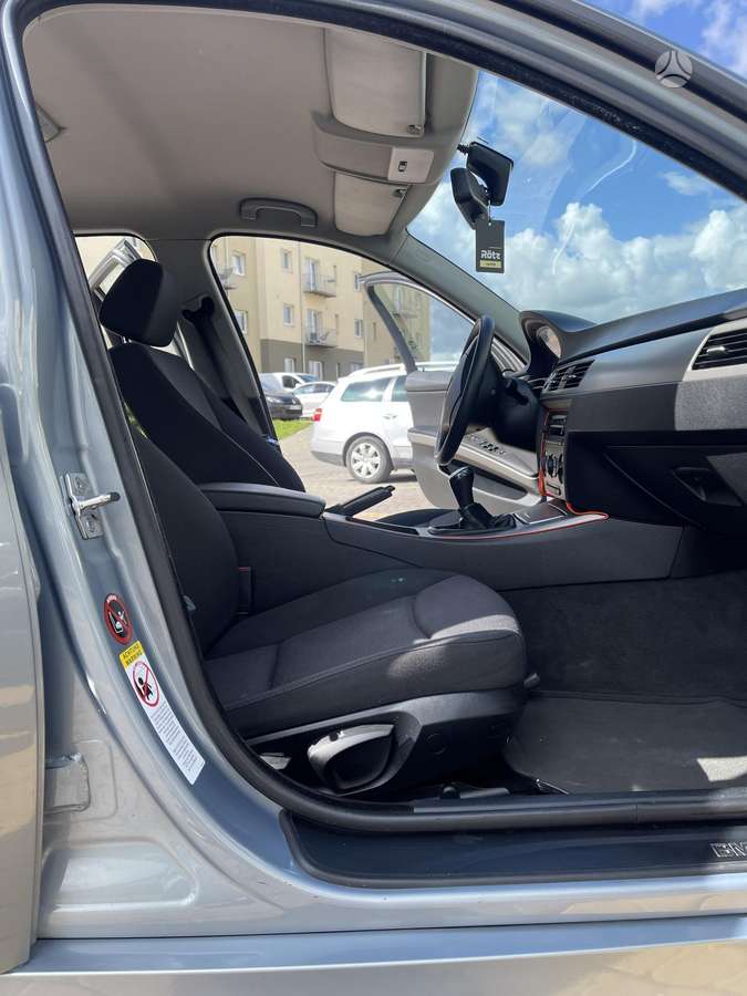 BMW 320 2006 — photo 16