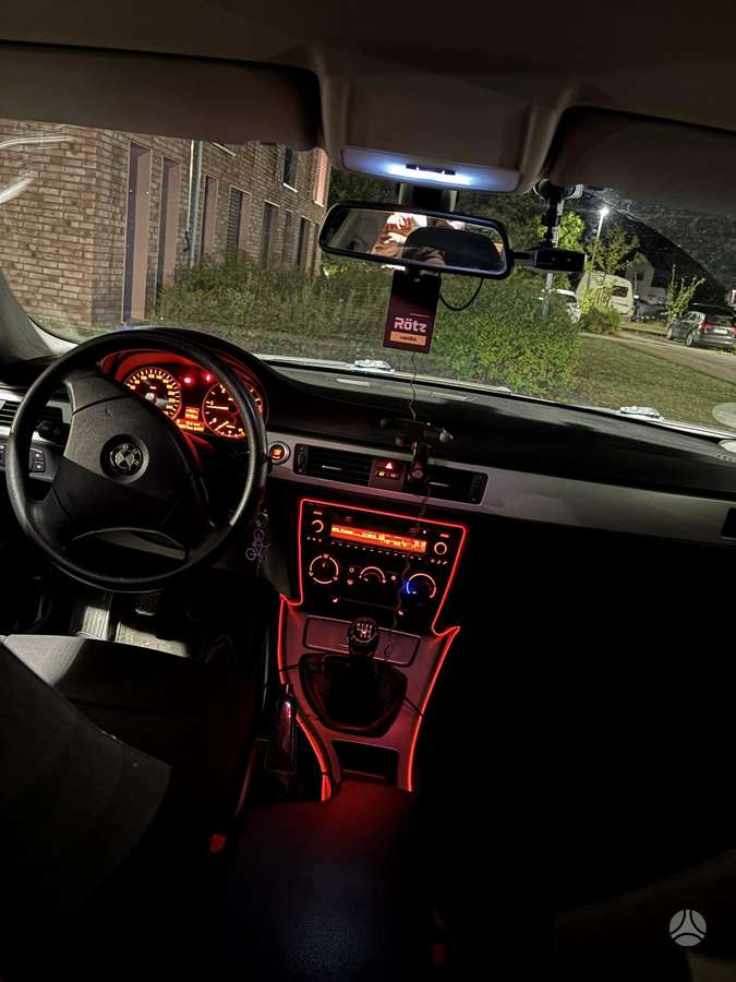 BMW 320 2006 — photo 9