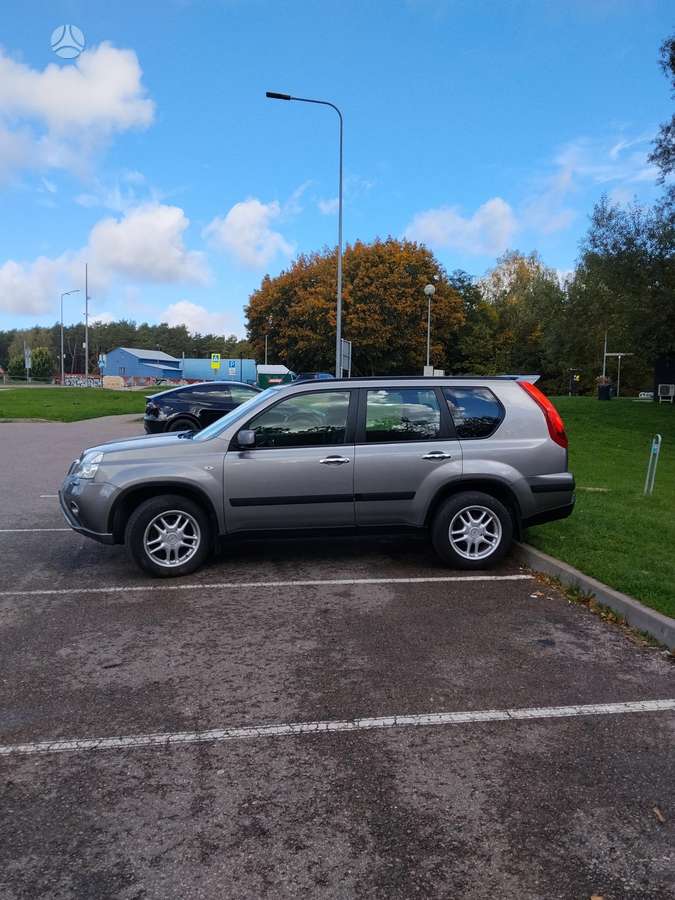 Nissan X-Trail 2011 — двигун 1995 cm³, 150 HP (110kW)