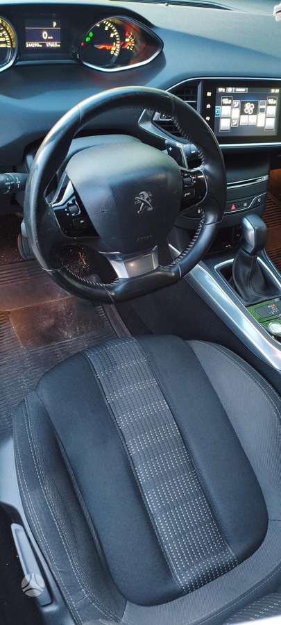 Peugeot 308 2015 — photo 21