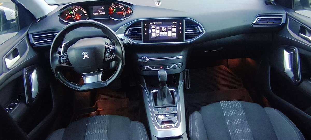 Peugeot 308 2015 — photo 23