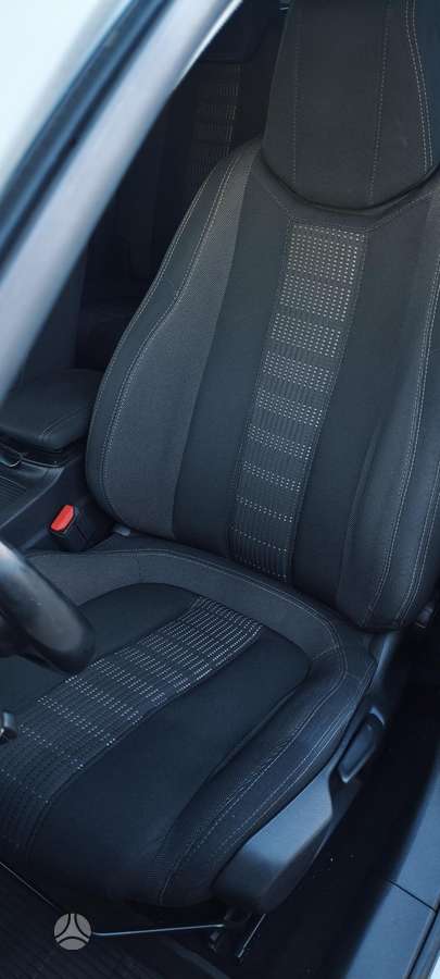 Peugeot 308 2015 — photo 24