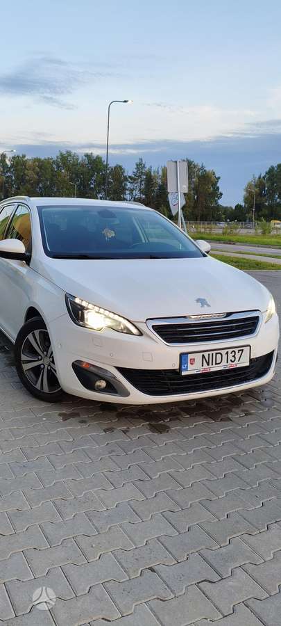Peugeot 308 2015 — interior