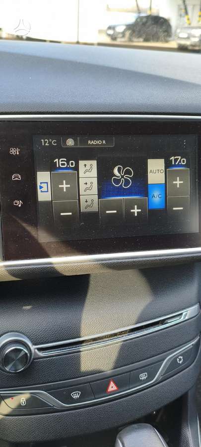 Peugeot 308 2015 — photo 36