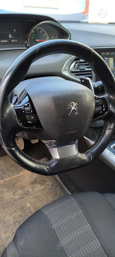 Peugeot 308 2015 — photo 37