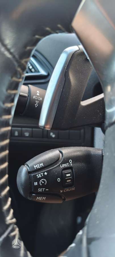 Peugeot 308 2015 — photo 40