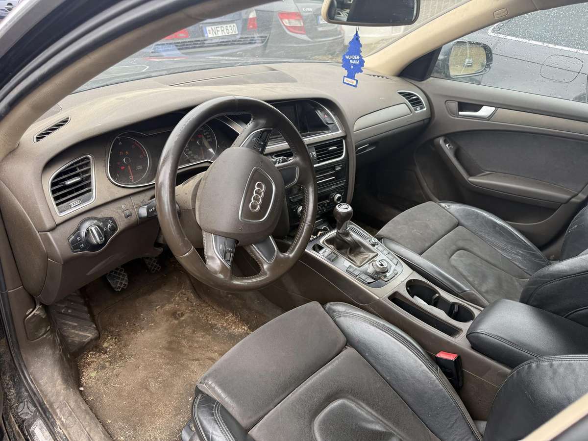 Audi A4 2012 — photo 7
