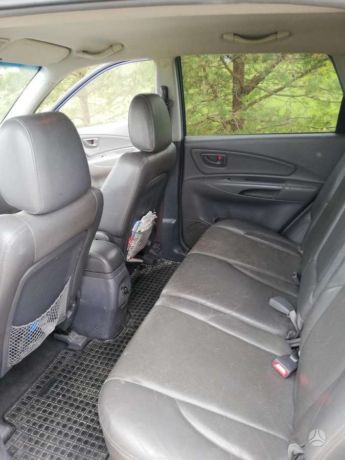 Hyundai Tucson 2004 — interior
